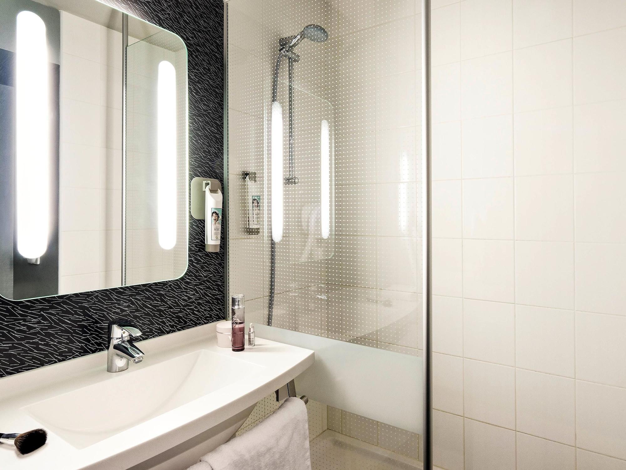 Ibis Grenoble Centre Bastille Buitenkant foto